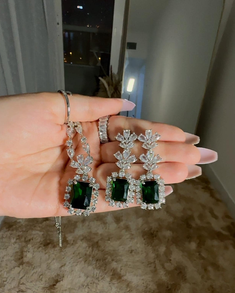 Alia Bhatt Emerald green Pendant Set in American Diamond Classy high quality cz zircon jewelry for wedding
