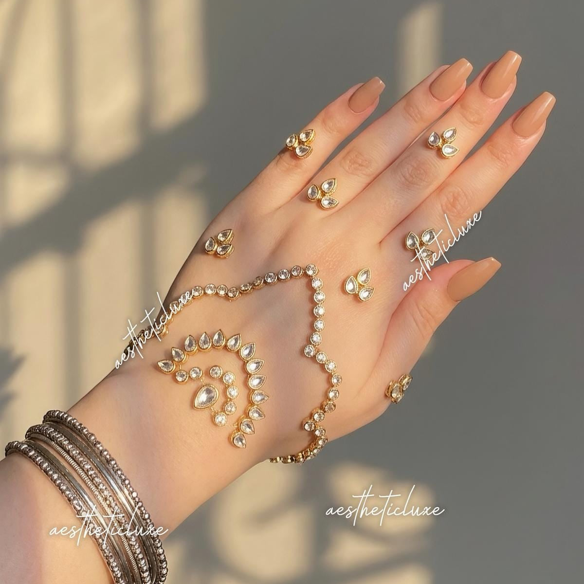 Kundan Mehndi Hand Sticker | Reusable Indian Pakistani Bridal Hand Jewelry for Mehndi, Sangeet & Walima | Henna Mirror Work with Beads Gems